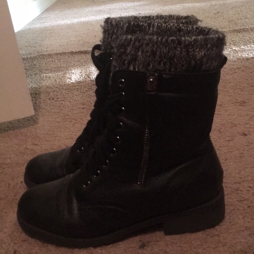 Combat boots